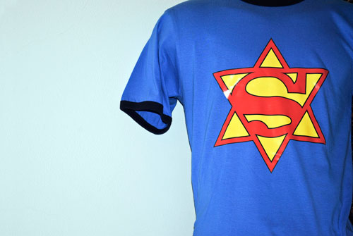 T-Shirts sind bei Kunden des „Jewish E-Shop“ besonders beliebt.