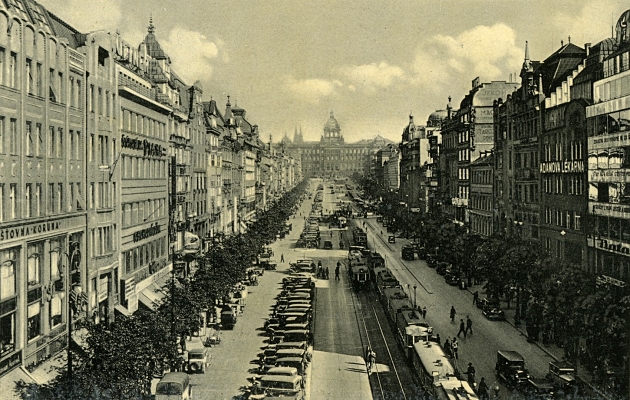 Wenzelsplatz um das Jahr 1935 (zeitgenössische Postkarte)