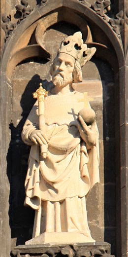 Statue des Heiligen Sigismund am Altstädter Brückenturm der Karlsbrücke