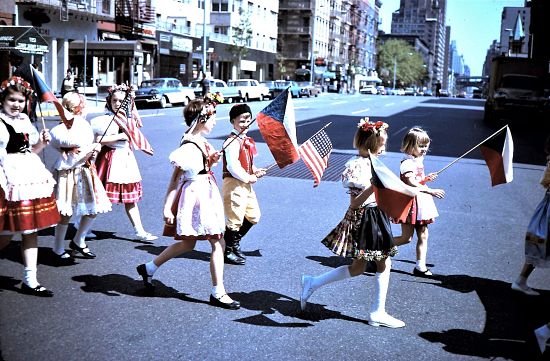 Sokol-Kinder bei einer Memorial Day Parade in New York Ende der 50er Jahre - unter ihnen Pavel Pačes Foto: mit freundlicher Genehmigung von Pavel Pačes