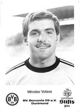 Zwischen 1974 und 1982 absolvierte Votava 264 Spiele für Borussia Dortmund und erzielte dabei 28 Tore.  | © Autogrammkarte, Borussia Dortmund